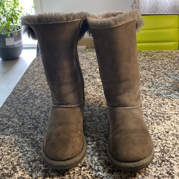 Ugg boots for girls size 13 - Picture 2 of 7